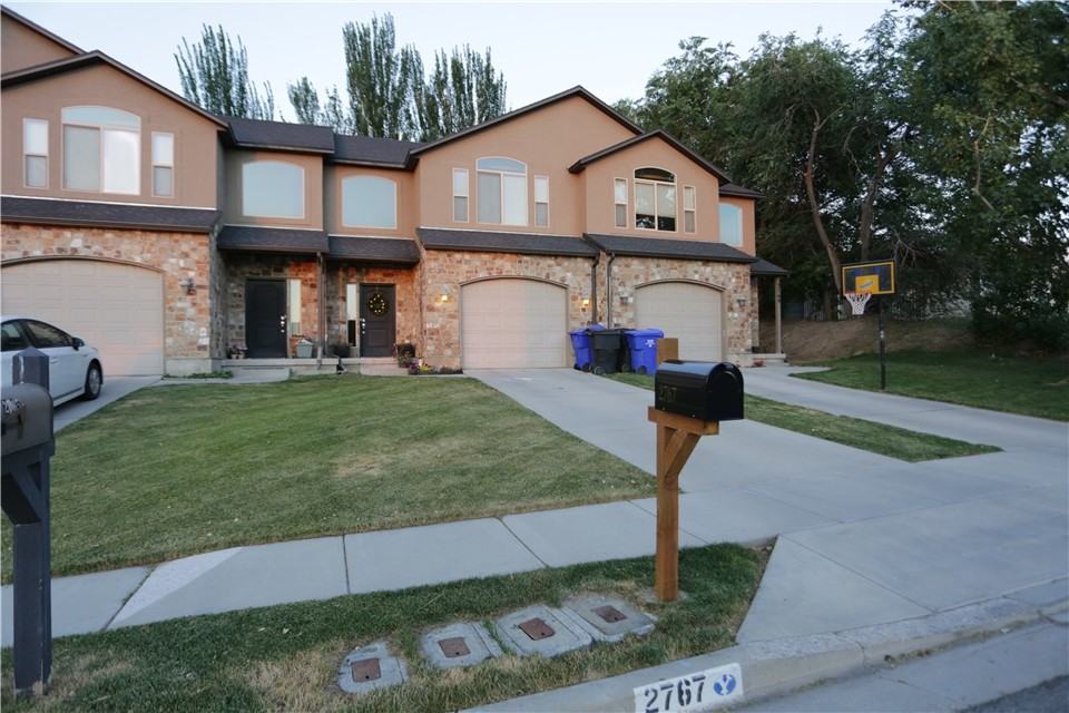 2767 Sw - Photo 2 of 11