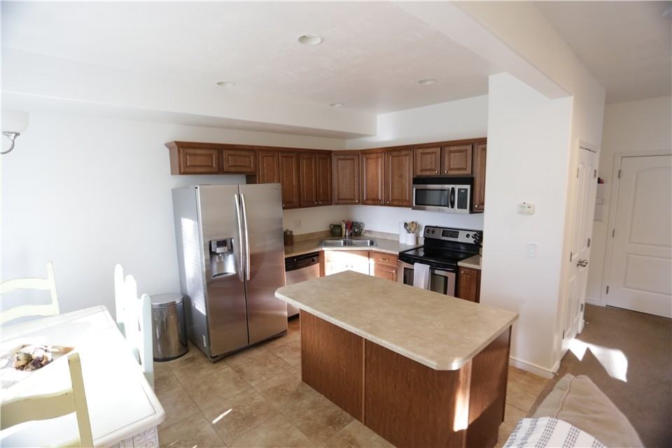 2767 Sw - Photo 3 of 11