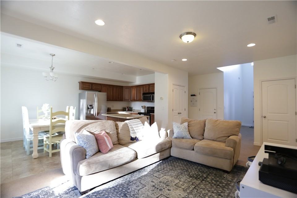 2767 Sw - Photo 6 of 11