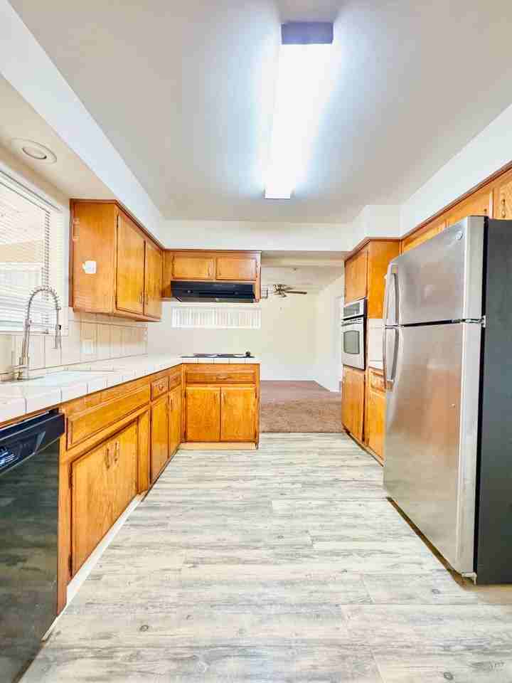 208 Electra Ave - Photo 3 of 16