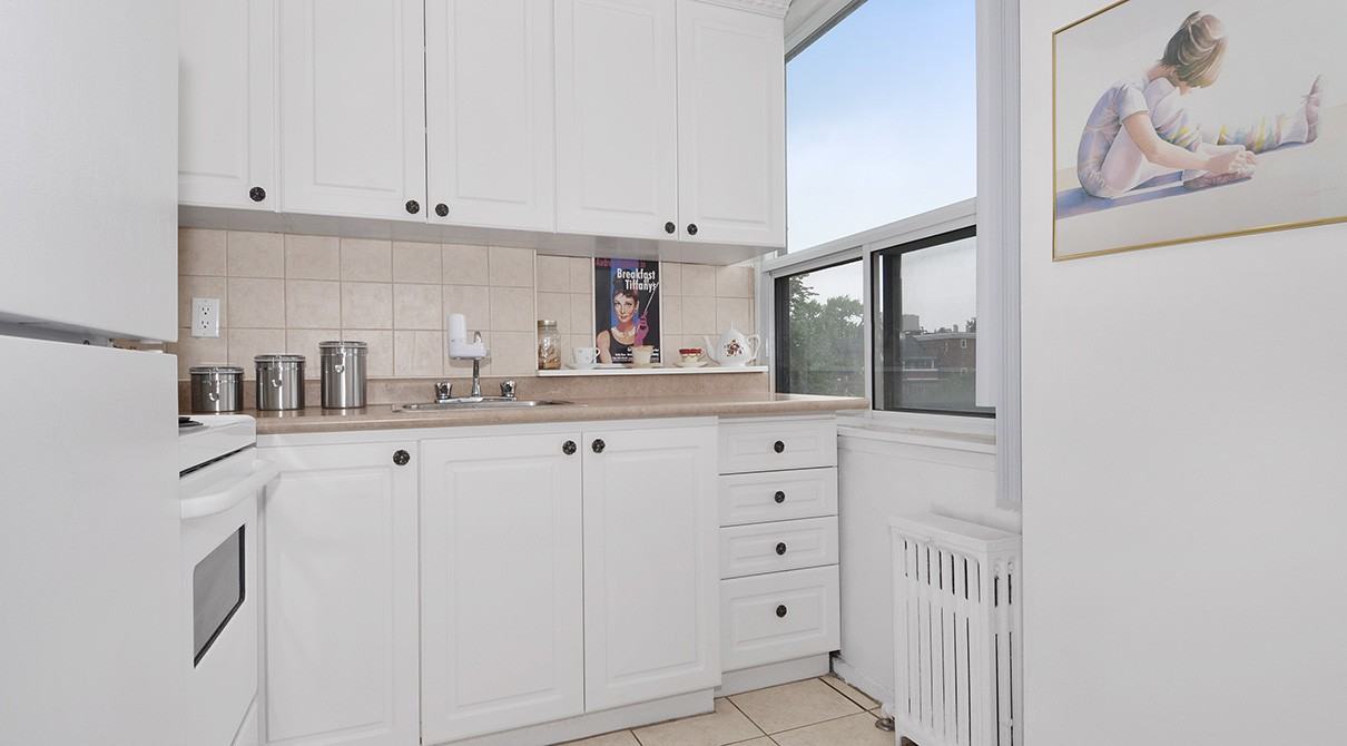 214 St. George - Photo 5 of 10