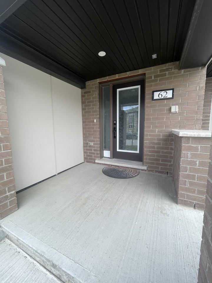 62 Feathertop Lane, Stittsville - Photo 2 of 50