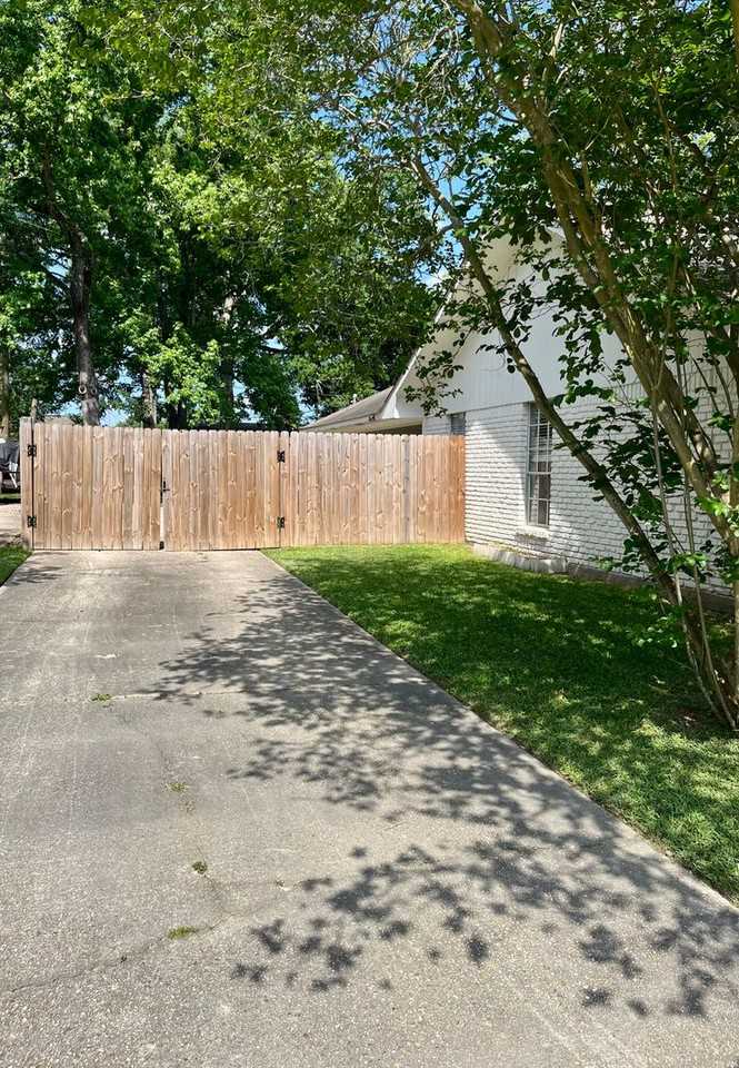 11351 Moultrie Ave - Photo 2 of 5