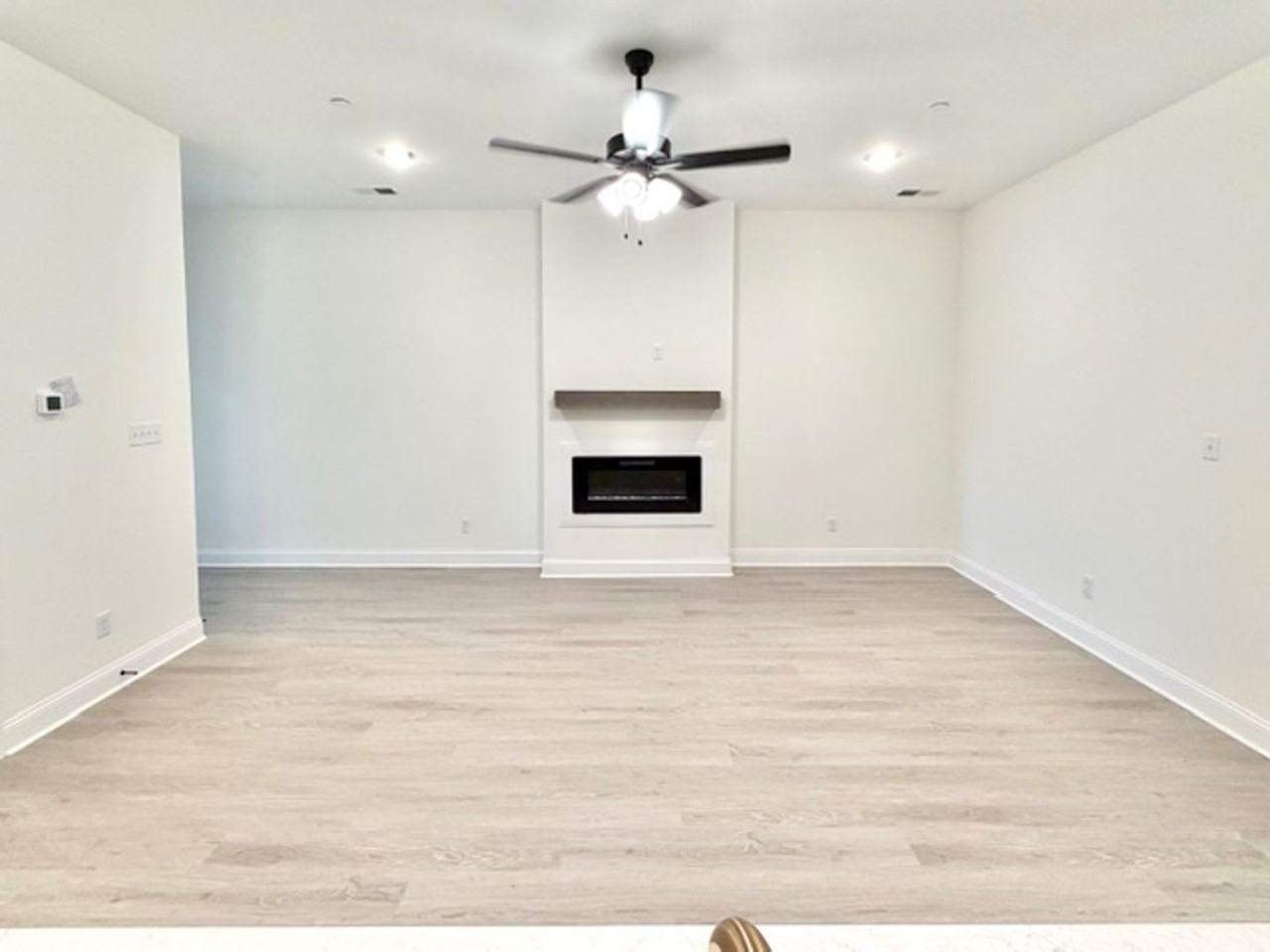 4859 Chatelet Dr - Photo 3 of 12