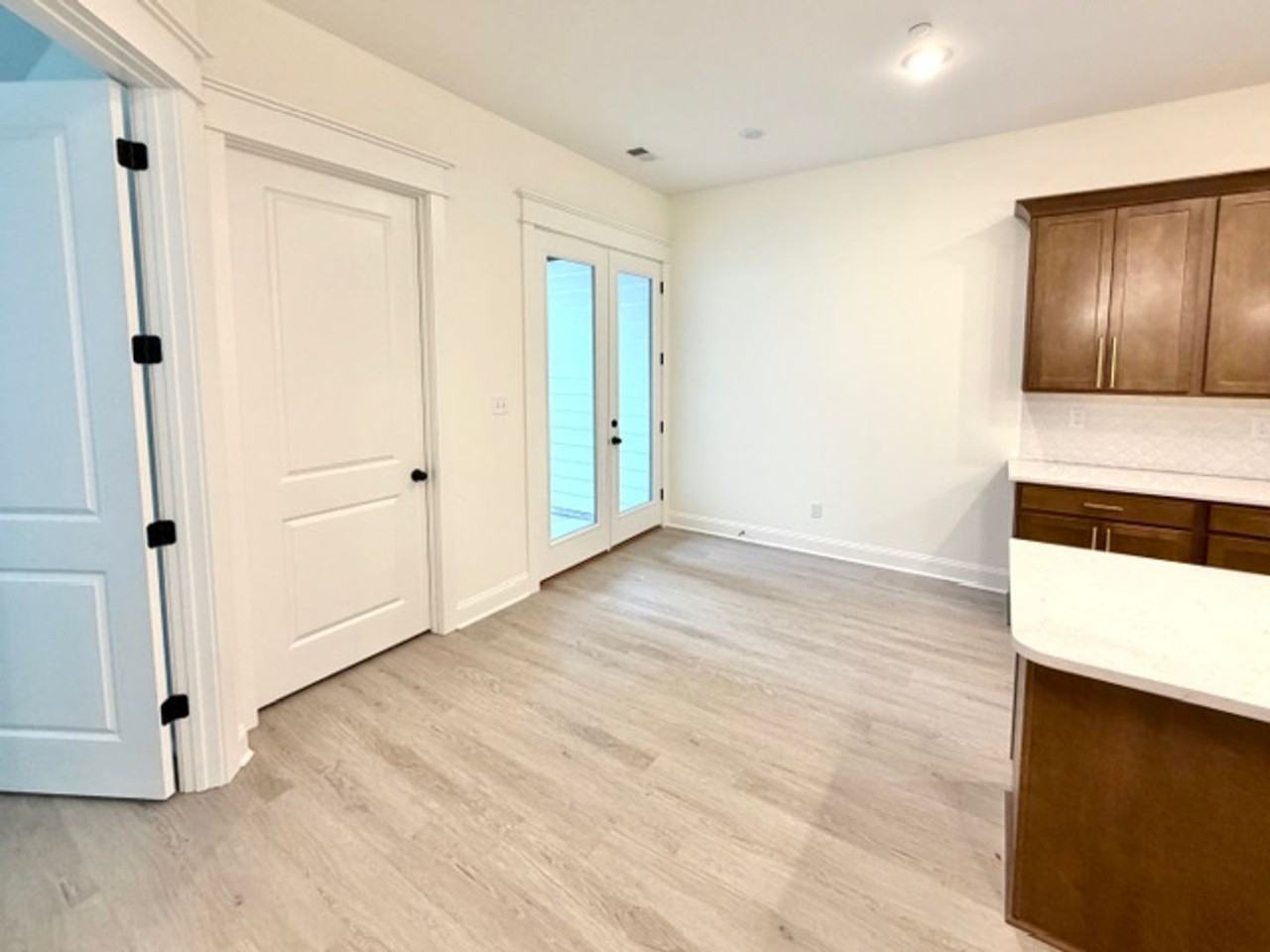 4859 Chatelet Dr - Photo 6 of 12