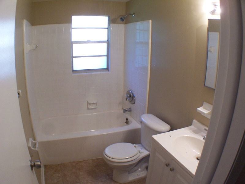 2134 Danson St #1 - Photo 3 of 9