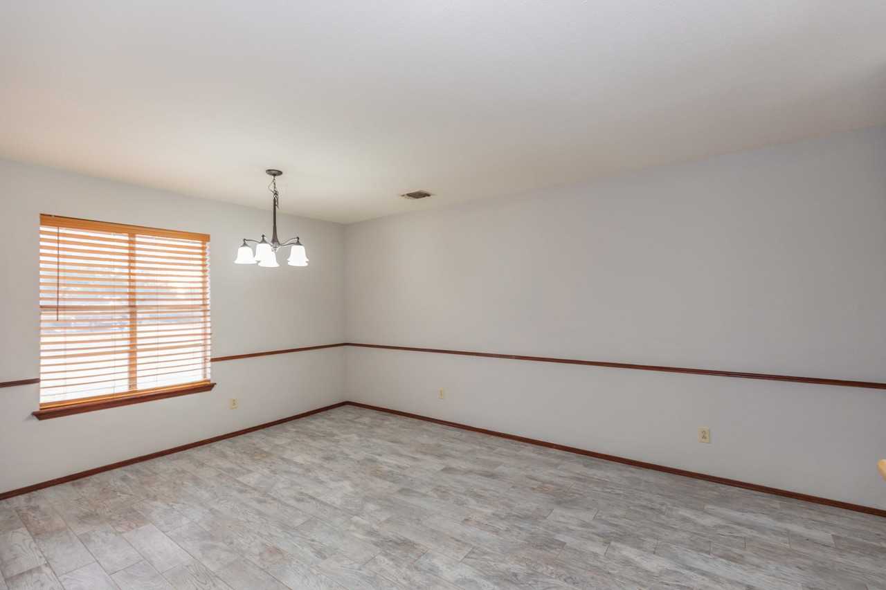 1624 Lockney St #A - Photo 2 of 11