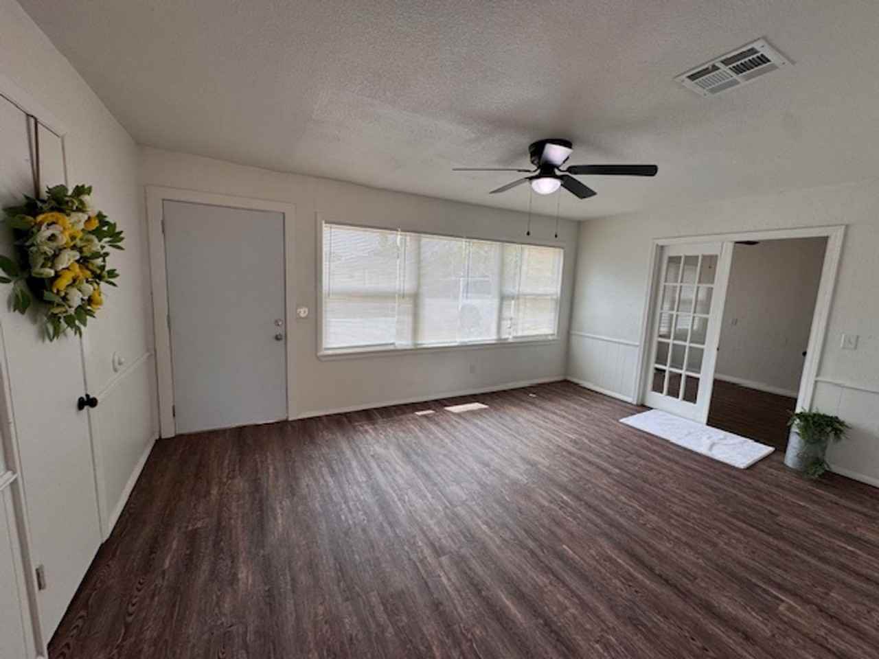 2917 Shirley Ln - Photo 3 of 15