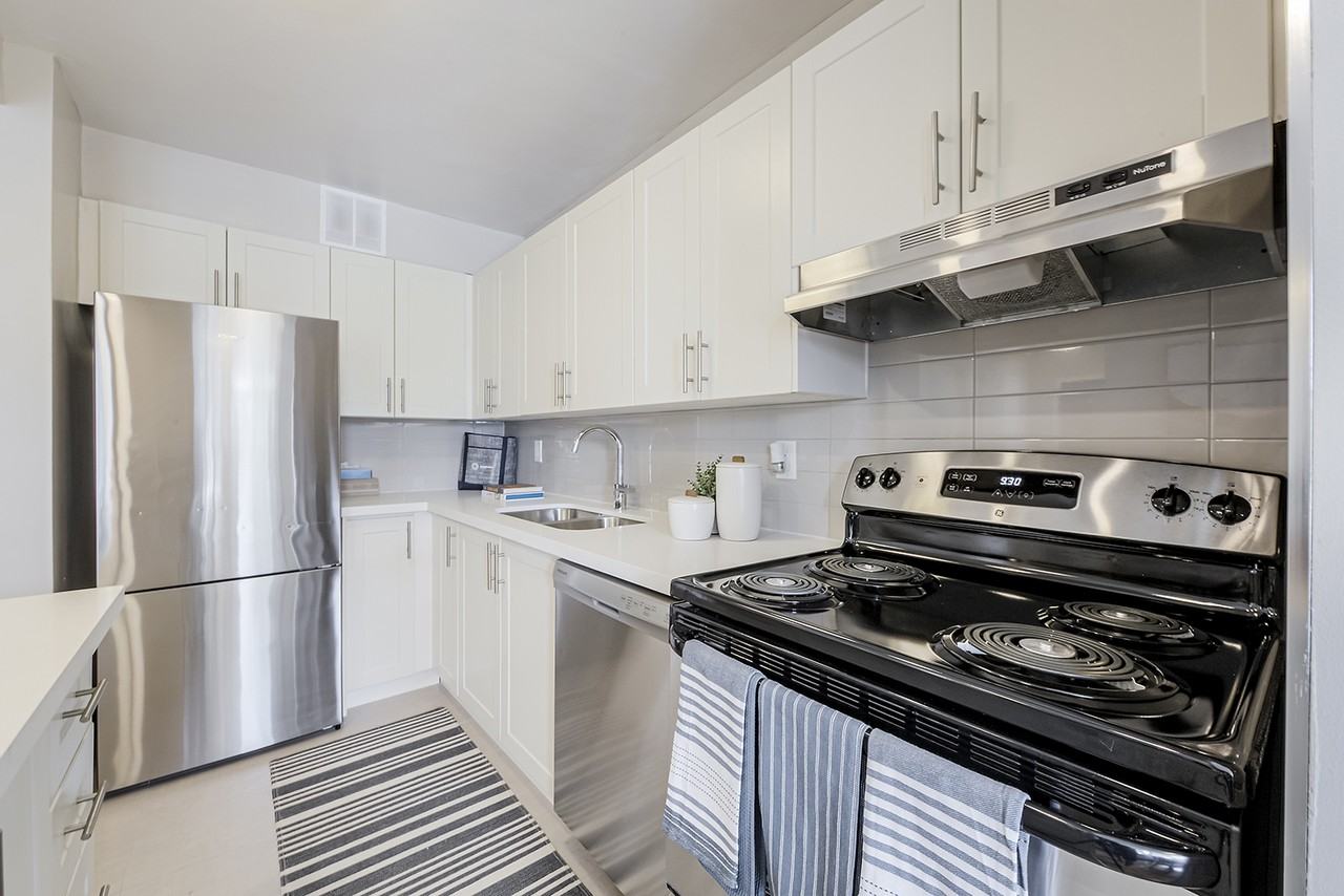 Parkway Forest Towers - Photo 2 of 17