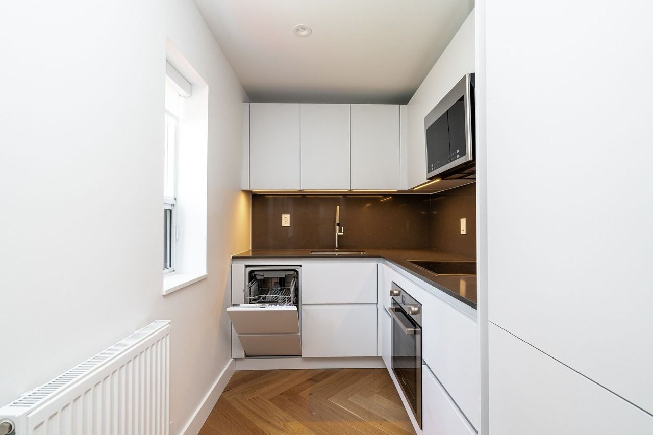 1510 Bathurst Street - Photo 4 of 13