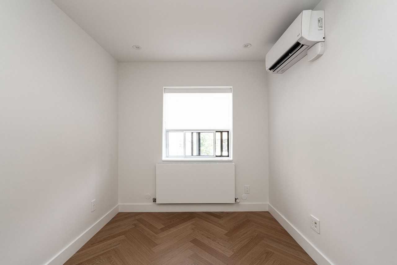 1510 Bathurst Street - Photo 6 of 13