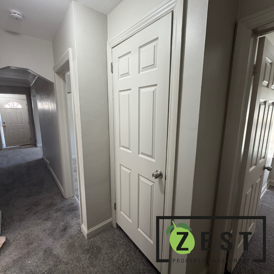 19171 Cliff St - Photo 5 of 13