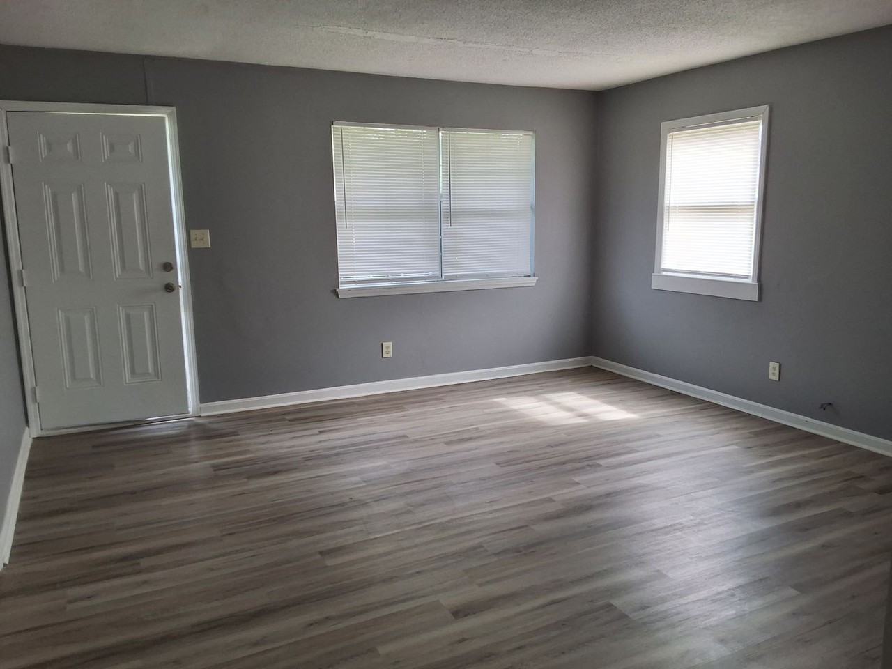 205 Diecks Dr - Photo 3 of 15