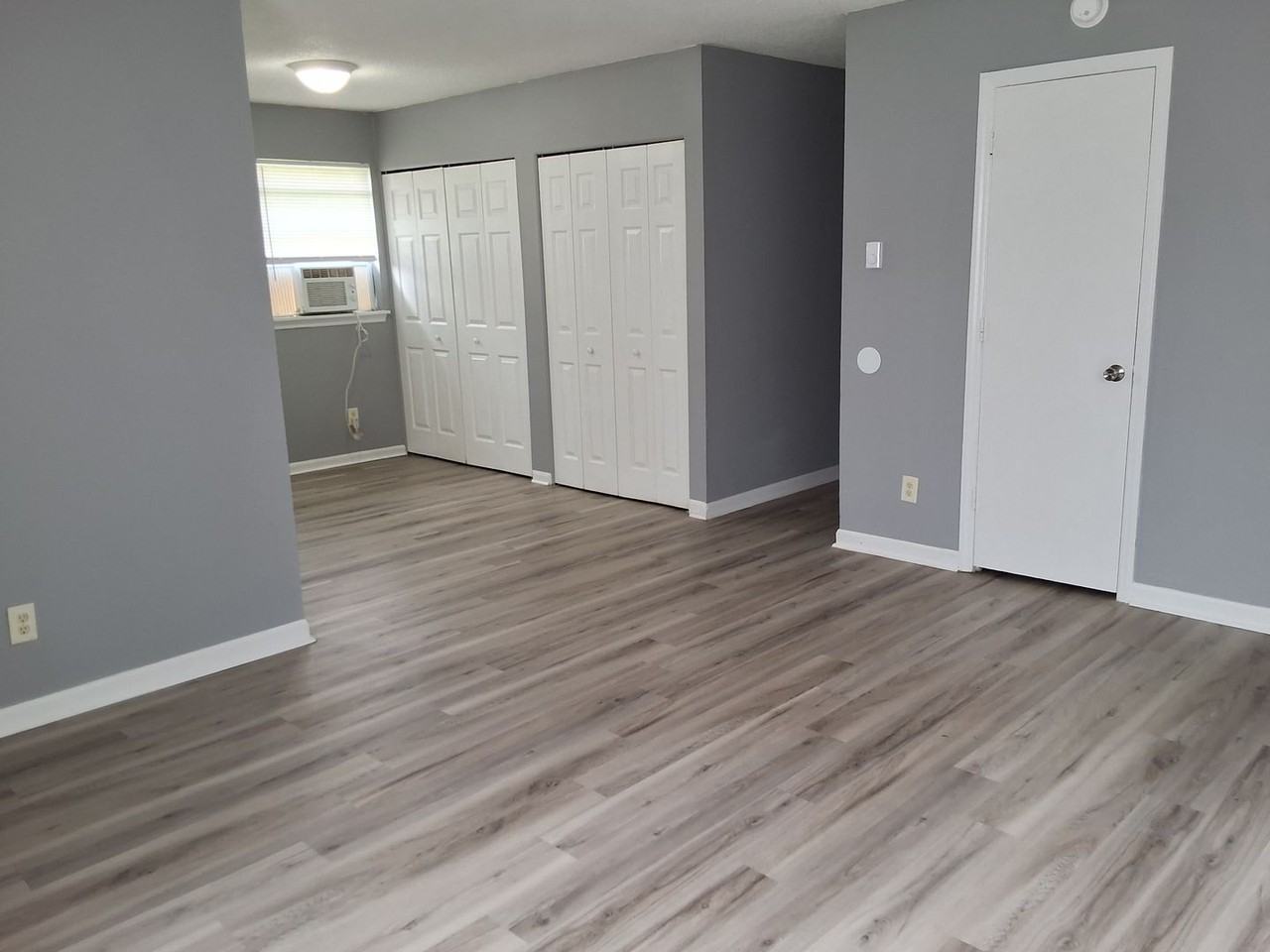 205 Diecks Dr - Photo 4 of 15