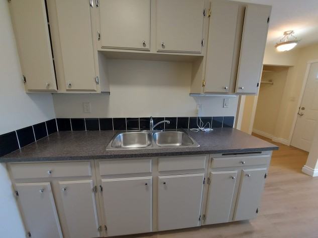 96 Holmes St - Photo 5 of 19