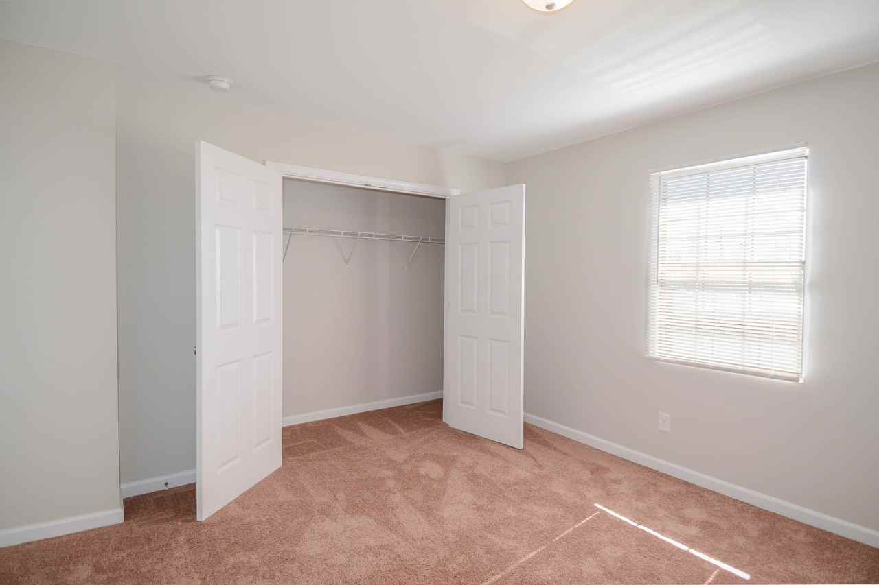 4902 E 11th St #4 - Photo 4 of 5