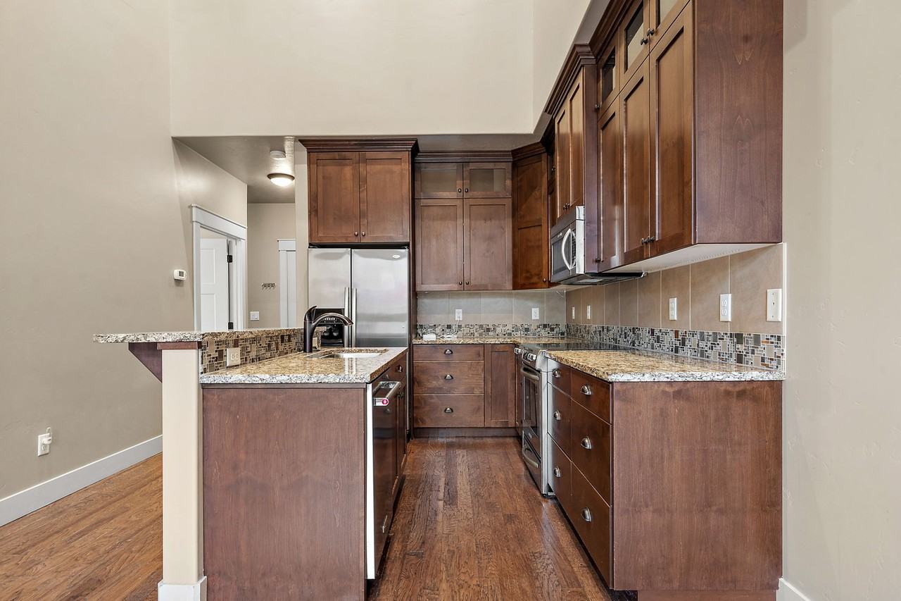 923 S Lone Willow Ave #1 - Photo 5 of 29