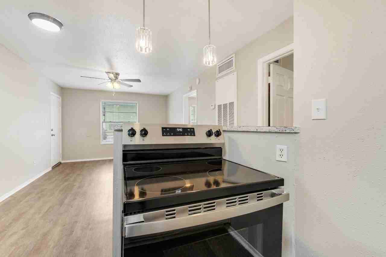 1512 Broadmoor Drive - Photo 6 of 10