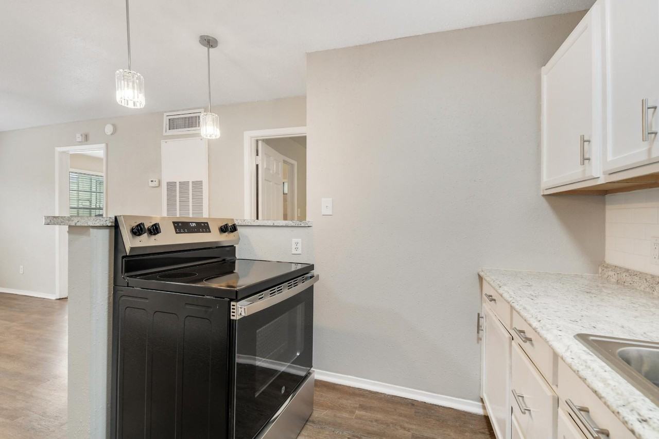 1512 Broadmoor Drive - Photo 7 of 10