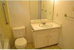 featured image of 1107 N Locust St