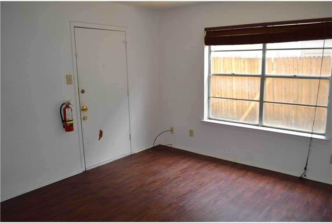1107 N Locust St. - Photo 2 of 19