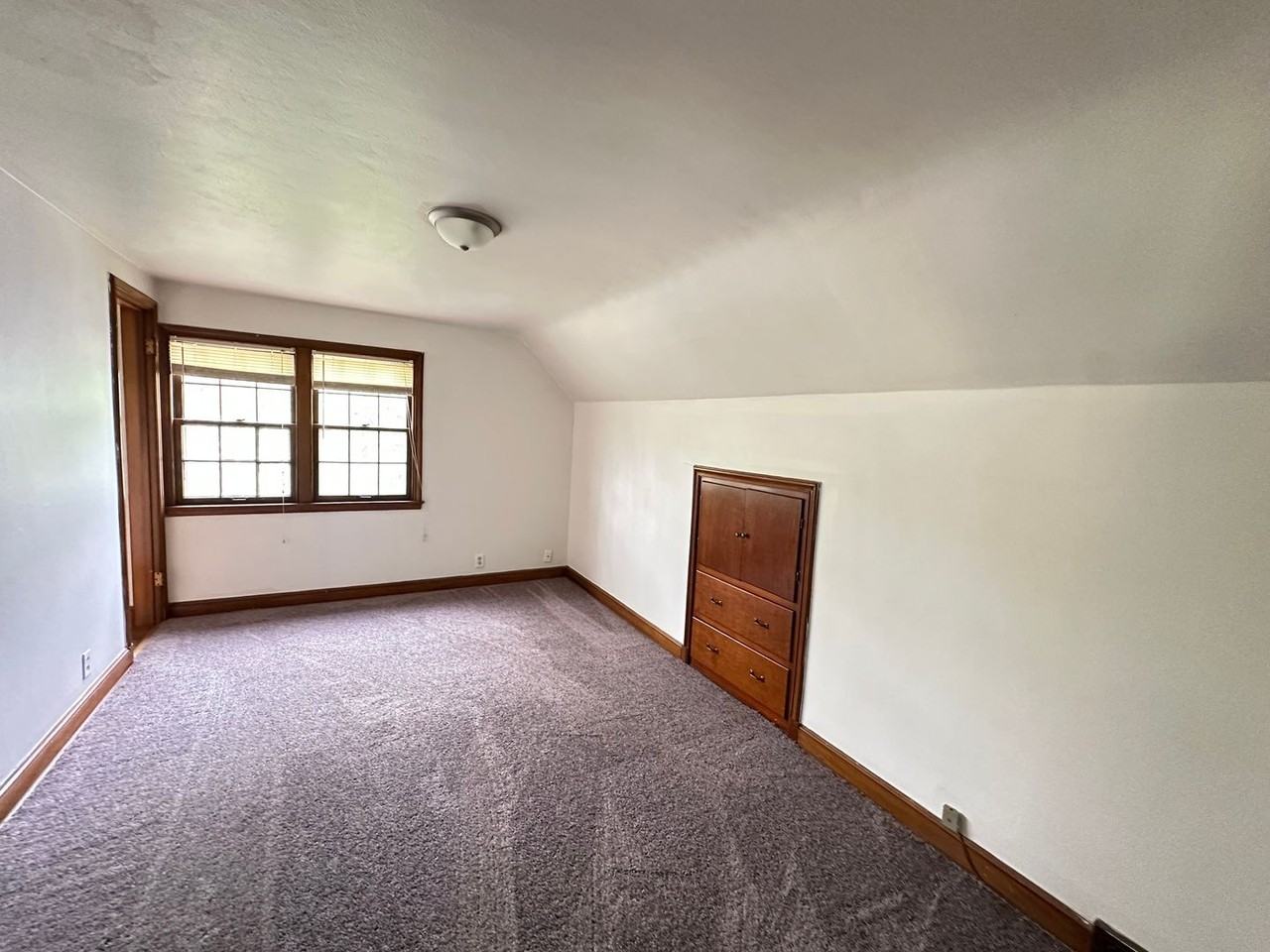 1320 Hackett St - Photo 5 of 8