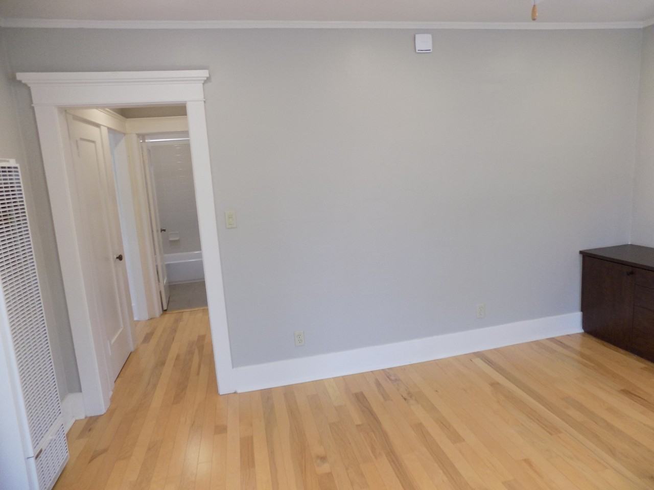 909 W University Ave - Photo 7 of 32