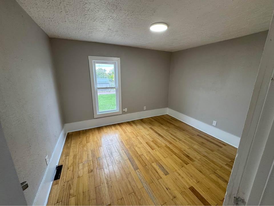 1210 Marion Ave Sw - Photo 3 of 18