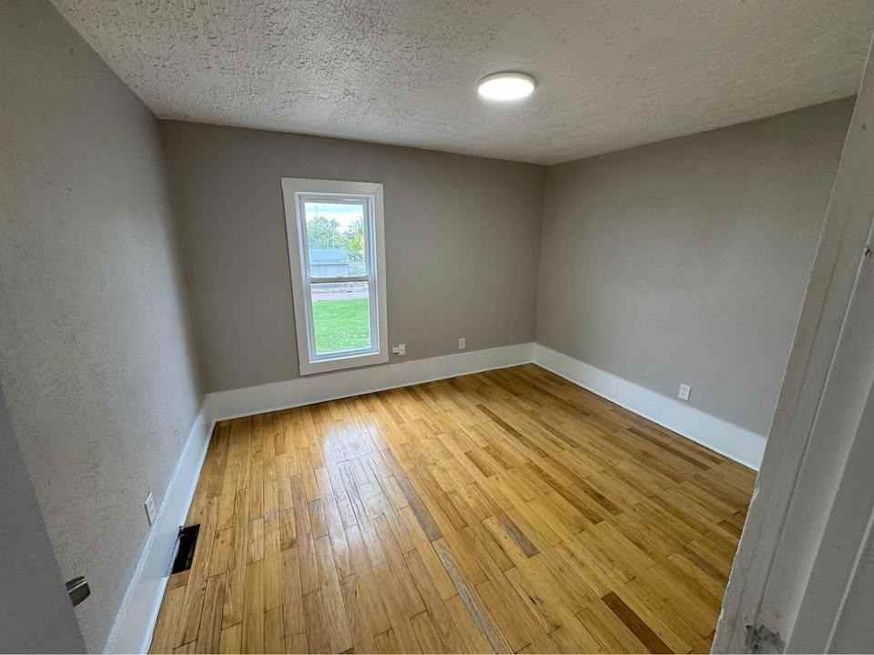 1210 Marion Ave Sw - Photo 6 of 18