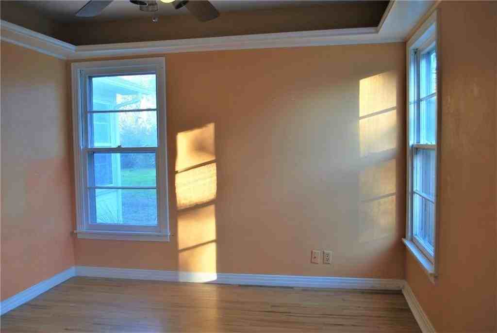 1310 Coit St - Photo 3 of 30