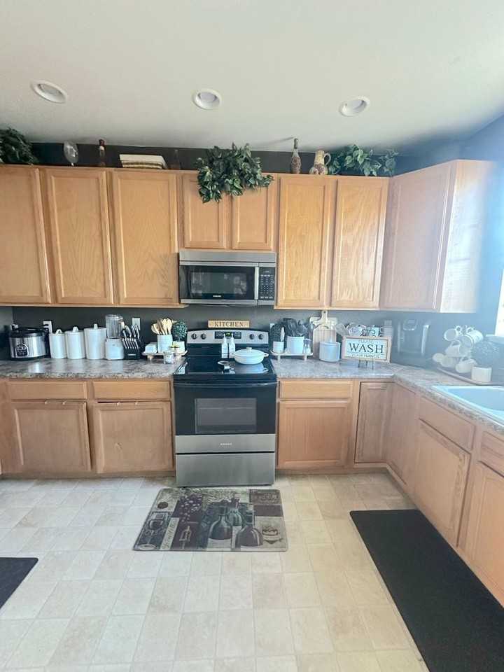 7744 Autumn Leaf Way - Photo 3 of 15