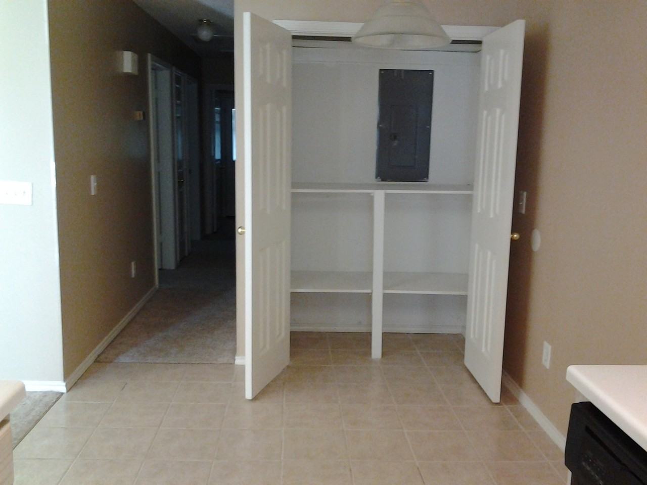 545 Kirkland Ln - Photo 5 of 9