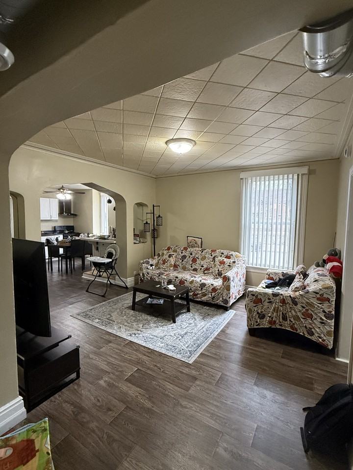 289 Charles Ave #1 - Photo 4 of 37
