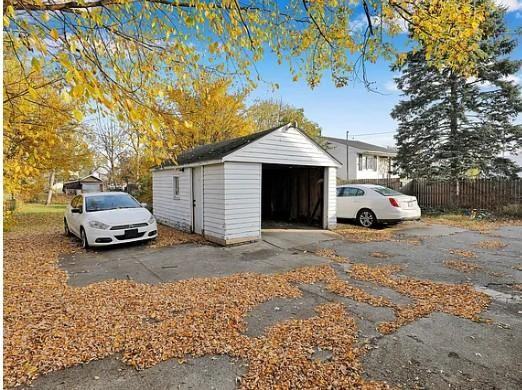 405 E Hodge Ave, - Photo 3 of 10