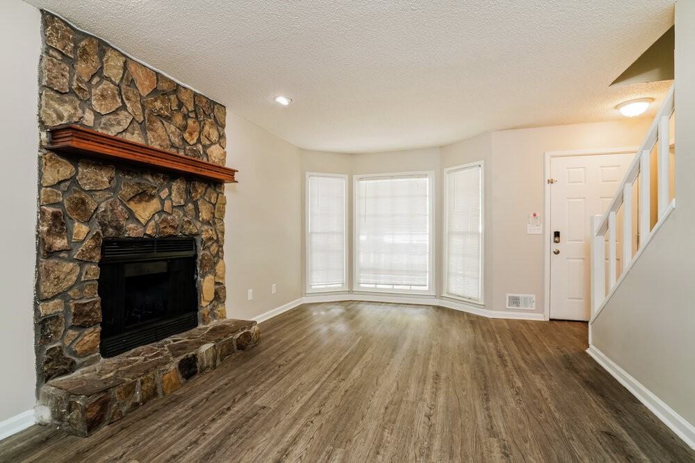 3133 Glen Hollow Dr - Photo 7 of 18