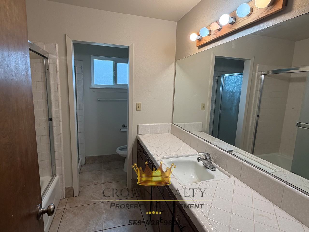 703 Mariposa Ave #703 - Photo 4 of 8