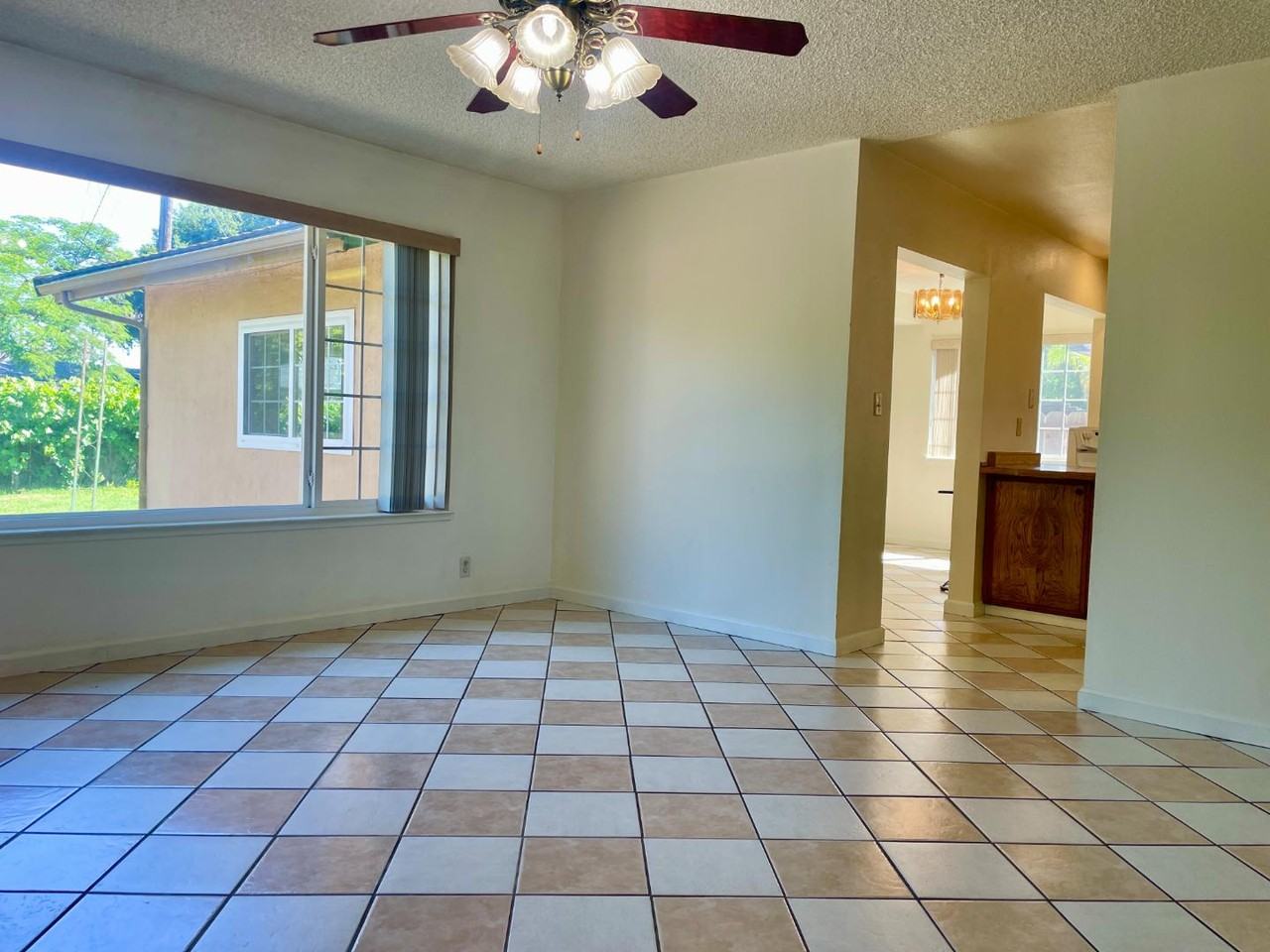 1375 Mitchell Ln - Photo 5 of 11