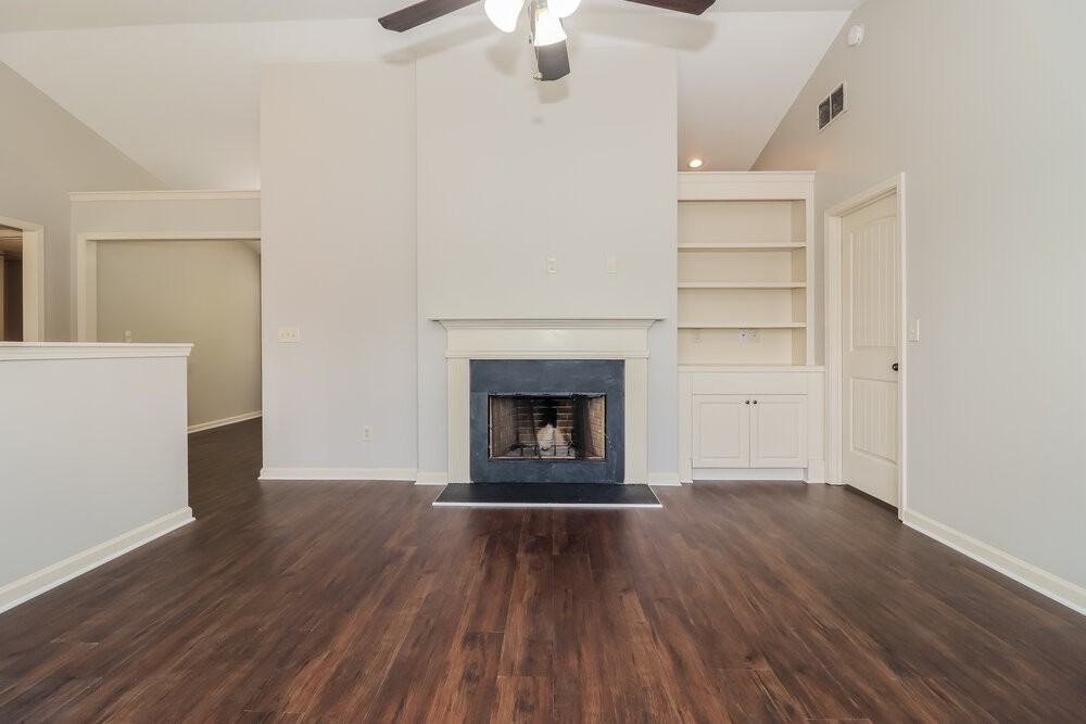 223 Comet Ct - Photo 5 of 17