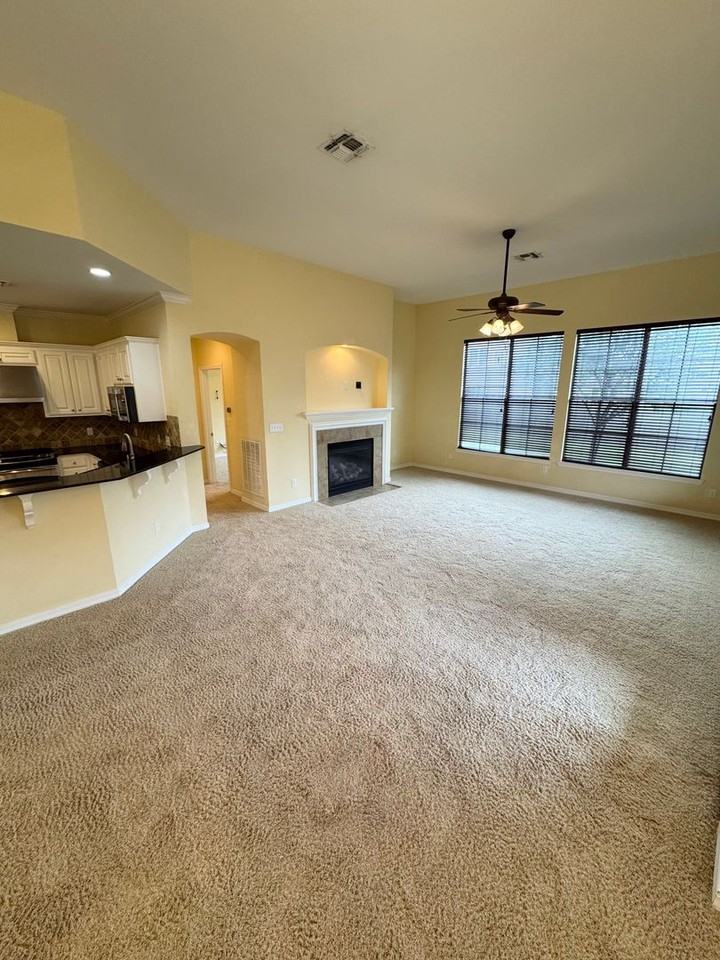 293 Eagle Bend Way - Photo 2 of 9