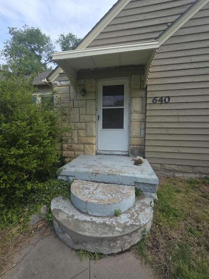 640 W 5th St - Photo 3 of 28