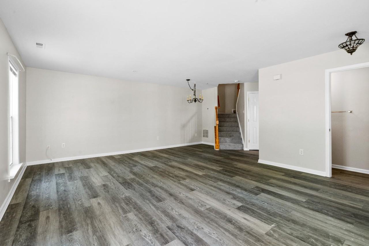 2108 Bristol Dr - Photo 5 of 20