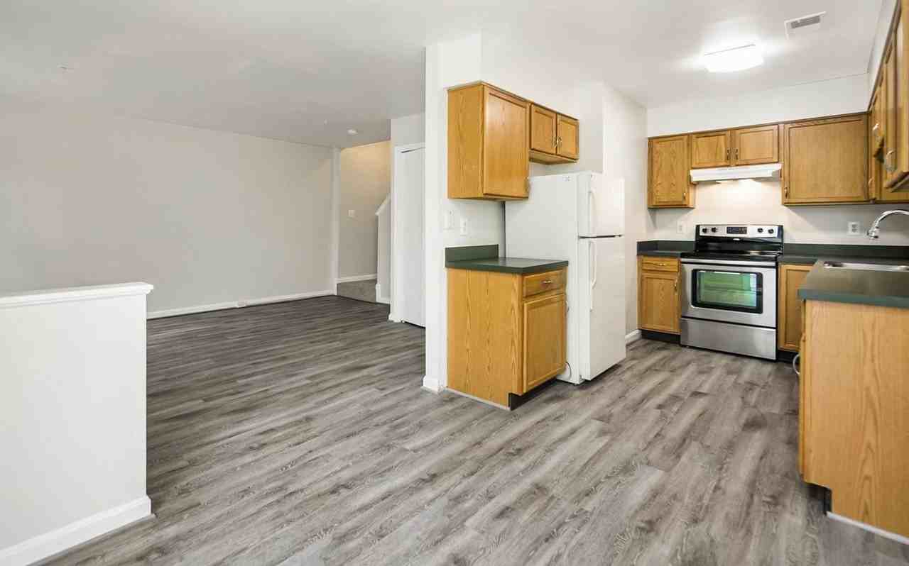 127 Heathfield Dr - Photo 5 of 14