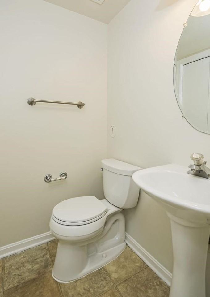 127 Heathfield Dr - Photo 7 of 14