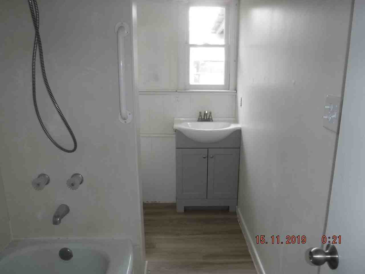 910 King St - Photo 6 of 10