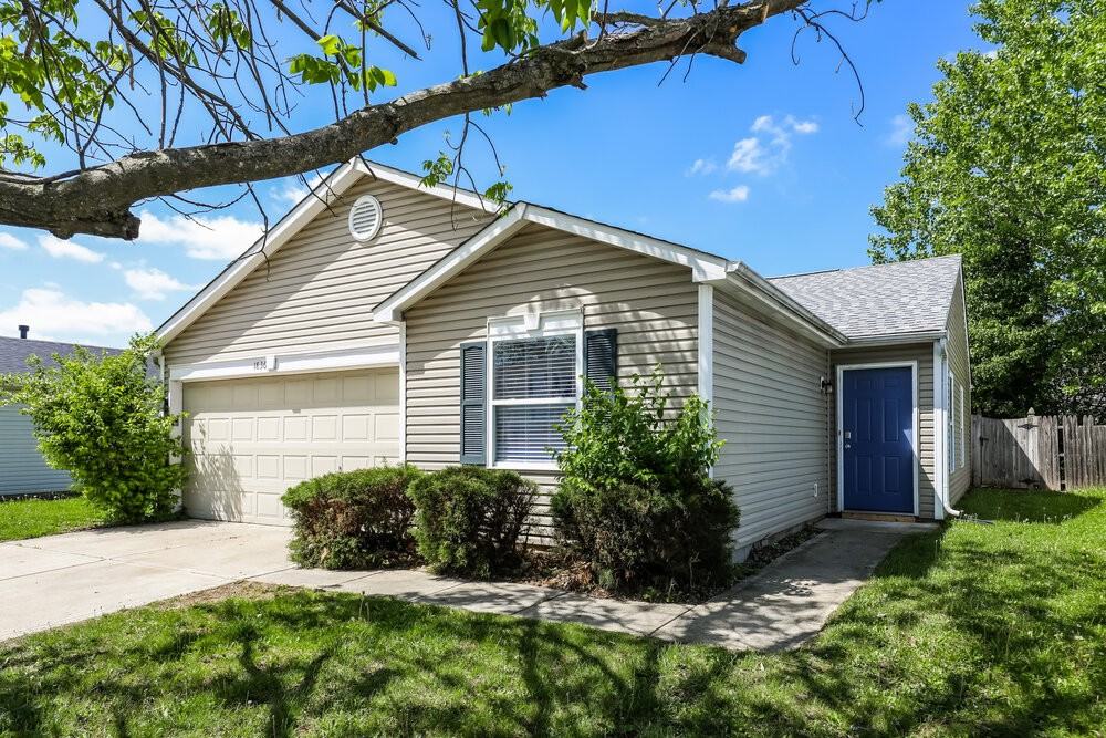 1836 Dutch Elm Dr - Photo 3 of 16