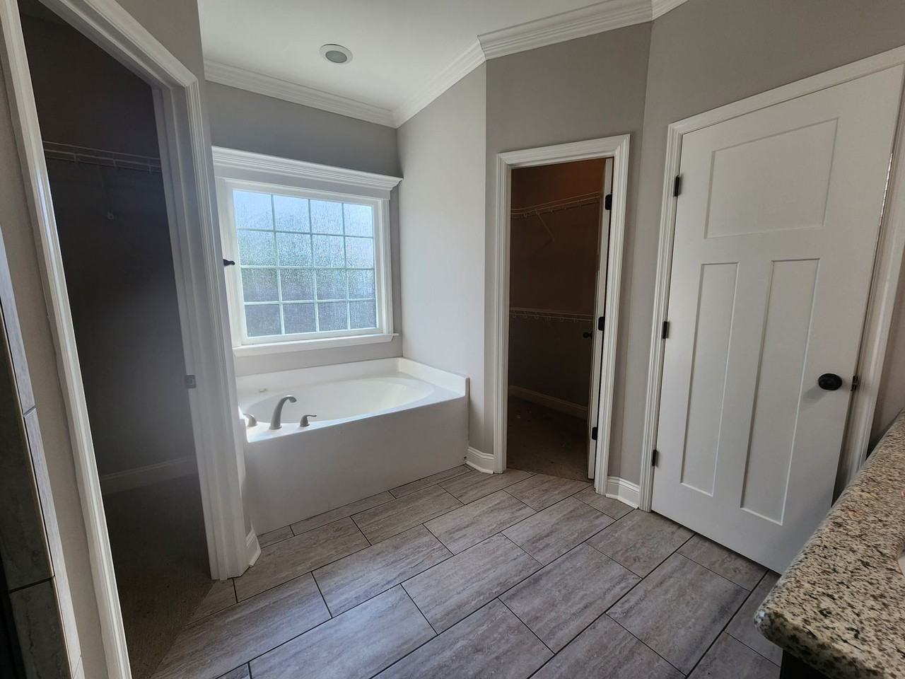 3925 Glen Laurel Dr S - Photo 5 of 14