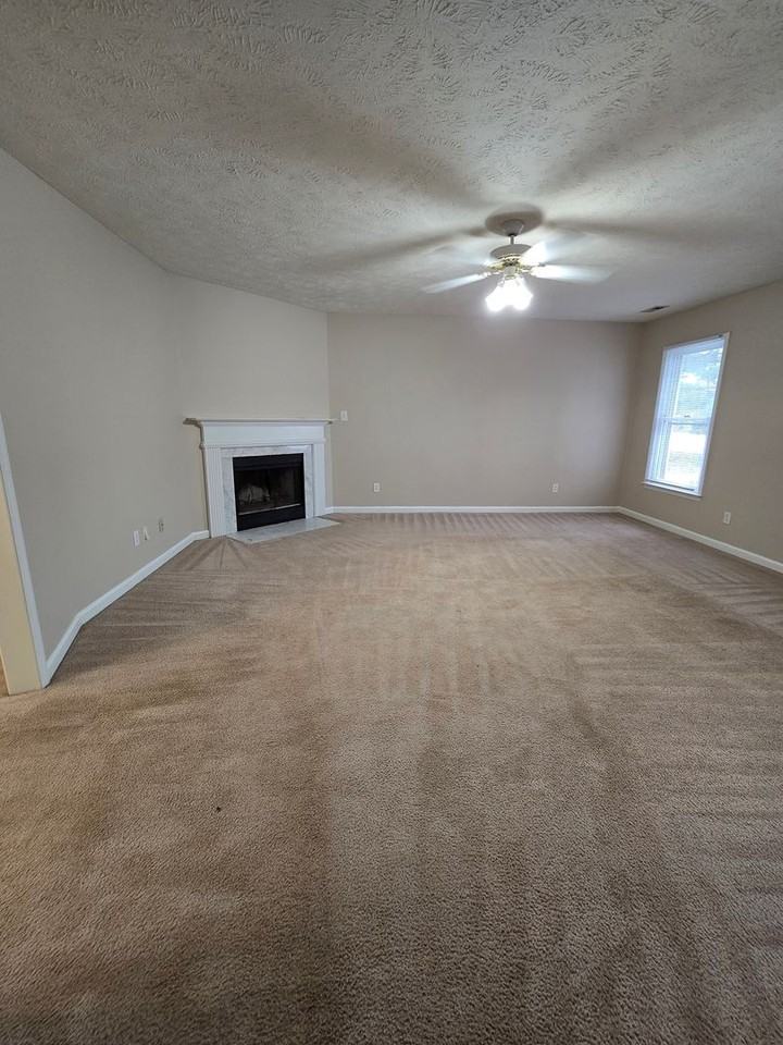 8714 Tangletree Dr - Photo 2 of 12