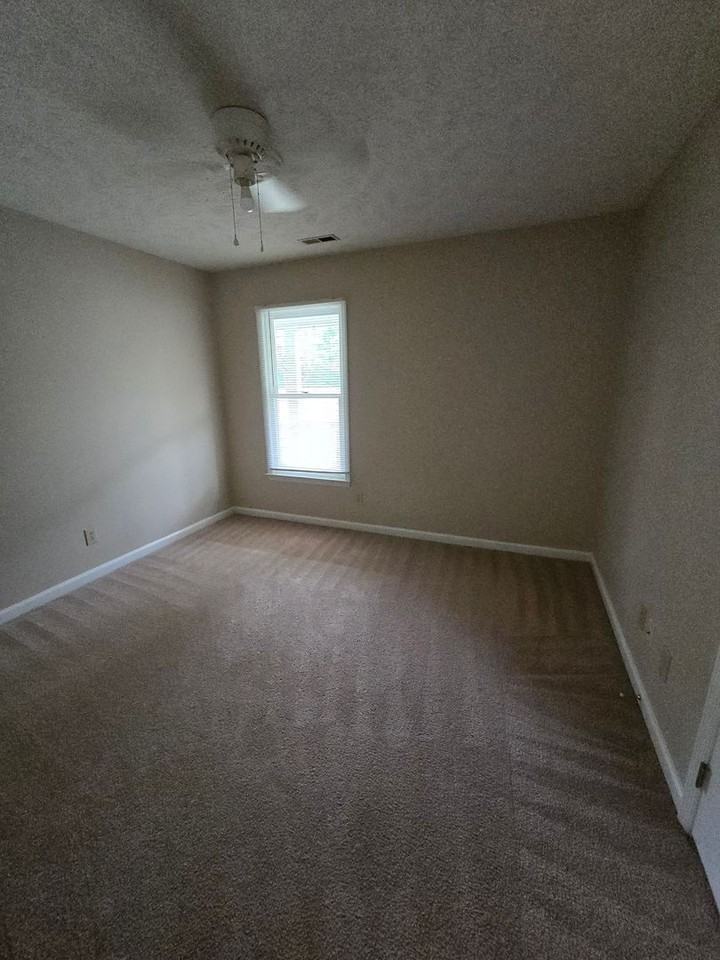 8714 Tangletree Dr - Photo 5 of 12