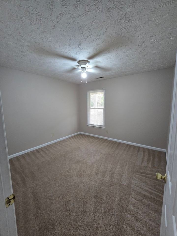 8714 Tangletree Dr - Photo 7 of 12