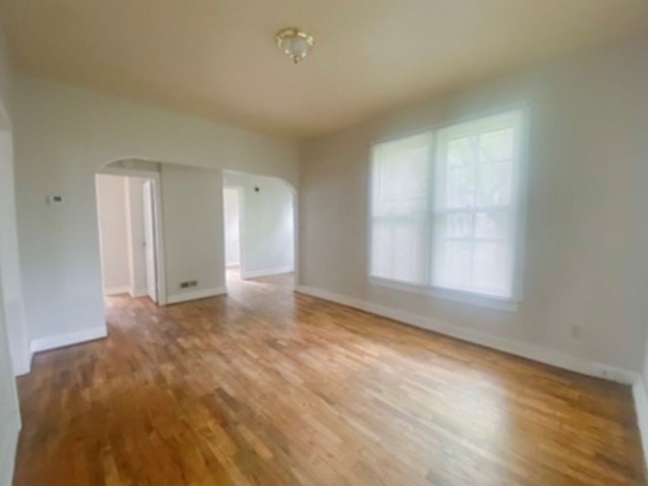 811 Pierre St - Photo 3 of 17